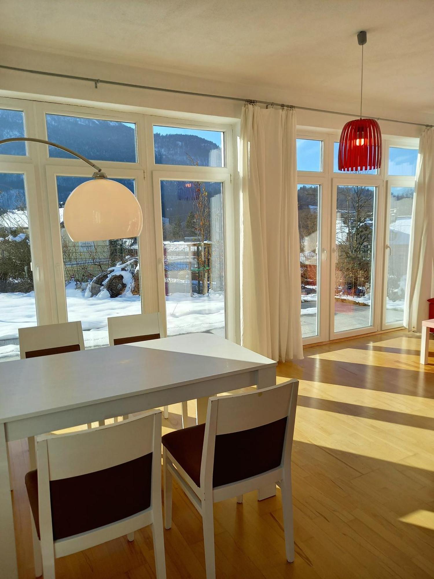 Flores, Ferienhaus Oder Doppelzimmer, Im Gruenen, 5 Gehminuten Ins Zentrum, Parkplatz, Zero Emissions Bad Ischl Luaran gambar