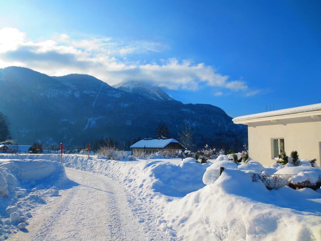 Flores, Ferienhaus Oder Doppelzimmer, Im Gruenen, 5 Gehminuten Ins Zentrum, Parkplatz, Zero Emissions Bad Ischl Luaran gambar